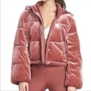 Alo Yoga Rosewood Velvet Puffer